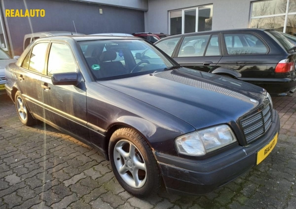 Mercedes-Benz Klasa C cena 7500 przebieg: 208000, rok produkcji 1997 z Kłecko małe 92